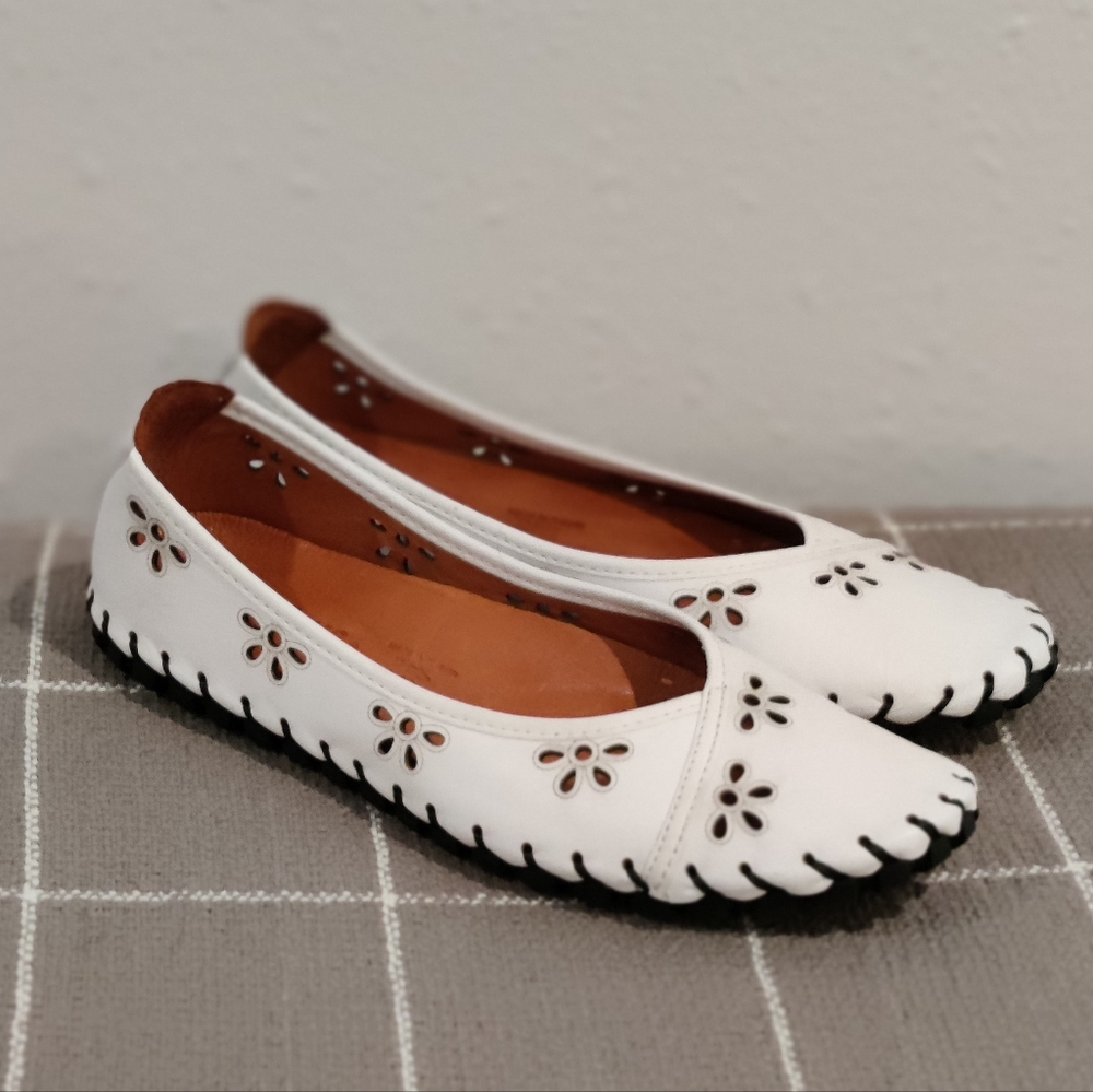 Women's White Floral Cutout Leather Slip-On Flats